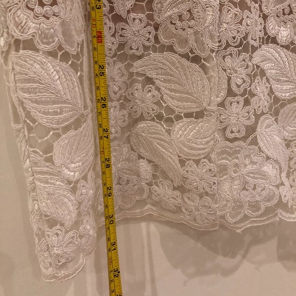 Elegant Lace Floral Dress - Picture 3 of 8